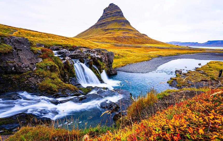 Ile trwa lot do Islandii? Sprawdź, jak długo leci się w kierunku tej magicznej wyspy.