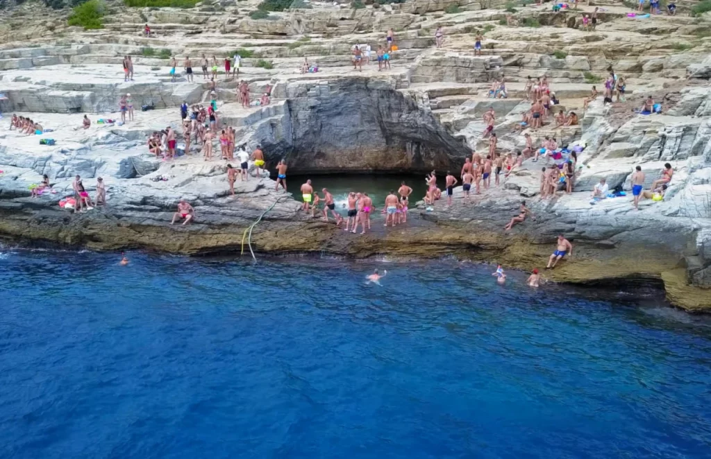 Odkryj uroki wyspy Thassos – idealne miejsce na wczasy i wakacje w Grecji