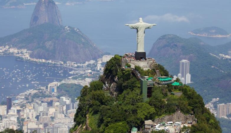 Ile godzin trwa lot do Brazylii? Przewodnik dla podróżników