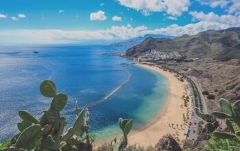 Jak długo trwa lot z Berlina na Teneryfę? Przewodnik po czasie podróży