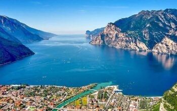 Kiedy najlepiej wybrać się nad jezioro Garda, aby cieszyć się idealną pogodą?