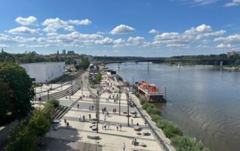 Odkryj najprostsze sposoby, jak dojechać na bulwary wiślane