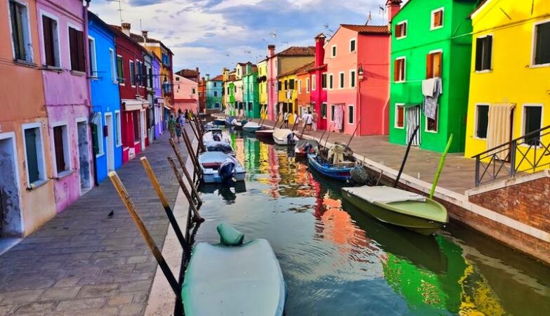 Jak dojechać na Murano i Burano: Przewodnik dla podróżników