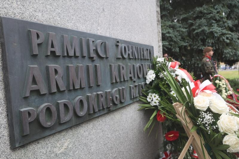 Ile trwa lot Rzeszów–Bułgaria: czas i przesiadki