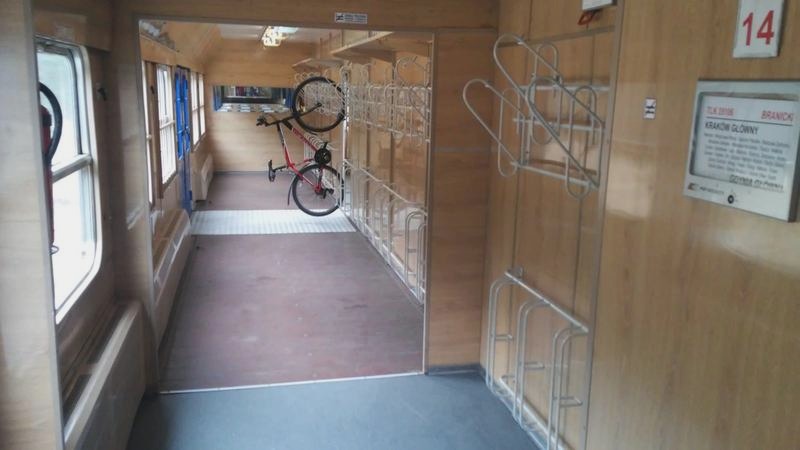 Jak przewieźć rower pociągiem TLK: praktyczny poradnik krok po kroku