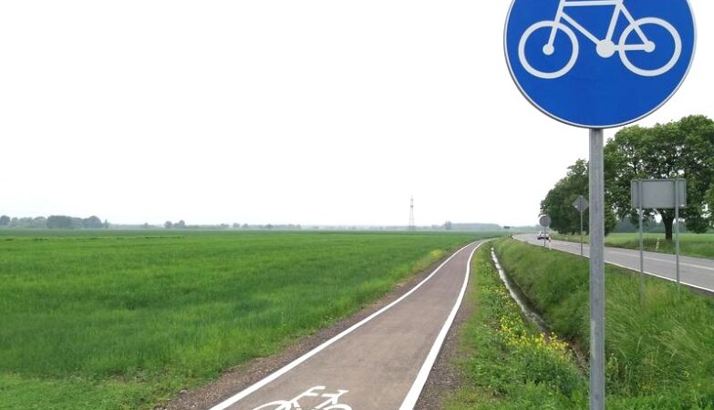 Kiedy trzeba korzystać ze ścieżki rowerowej? Zasady i wyjątki dla rowerzystów