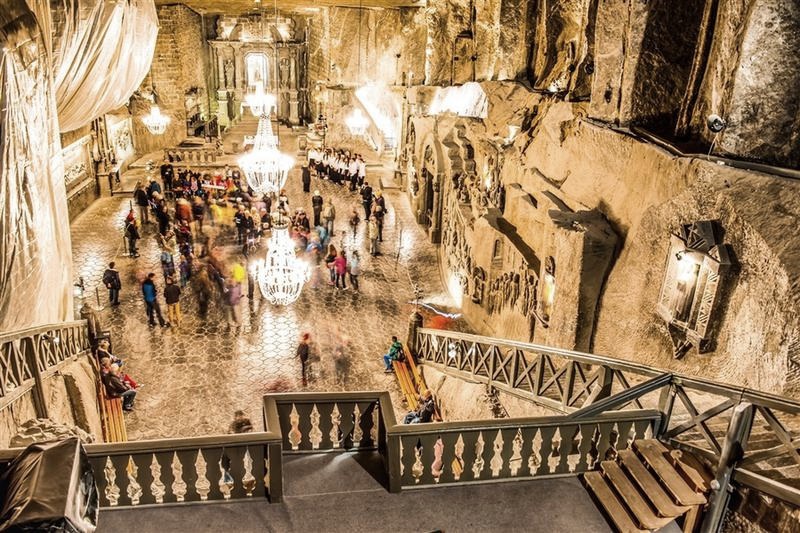 Kraków–Wieliczka: jak dojechać szybko i wygodnie? Ceny, czas i trasy
