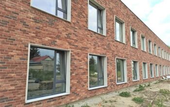 Mehoffera 72/74 – jak dojechać komunikacją i samochodem