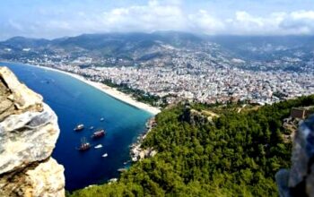 Jak dojechać z Türkler do Alanyi? Trasy, ceny i czas przejazdu